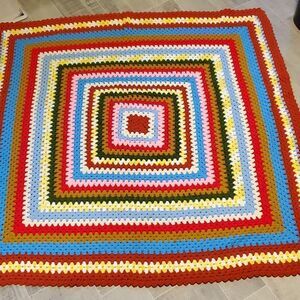 ⛔️HP 9/7⛔️EUC Vintage Bright Square Boho Crotched Blanket Throw
